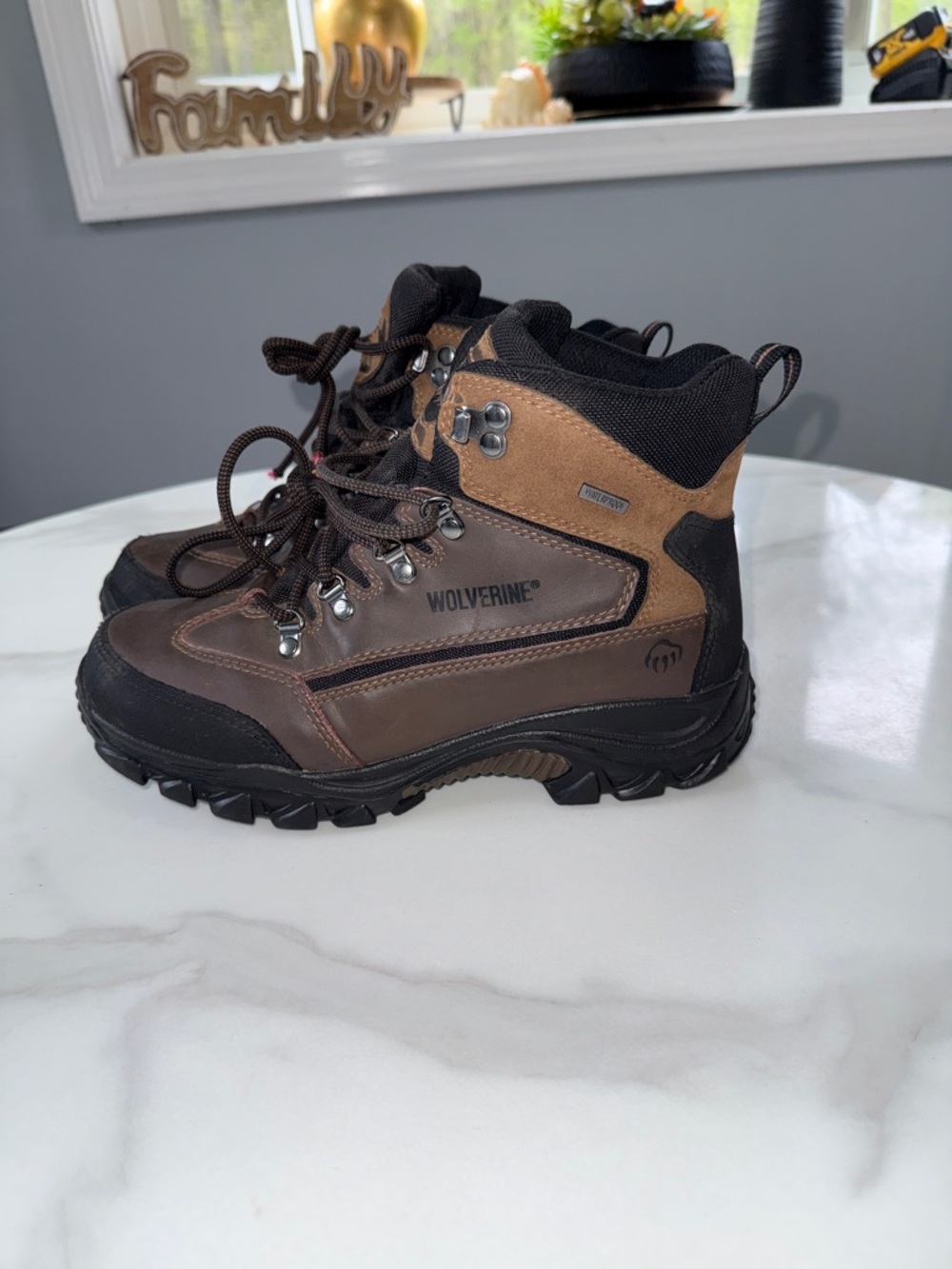 Wolverine Kids Brown and Black Waterproof Lace-Up Hiking Boots